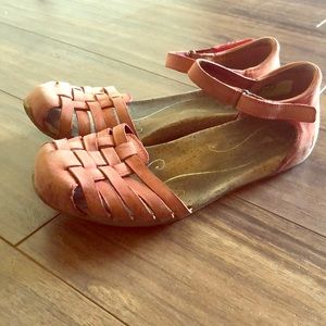 Ahnu Women’s Size 7 Leather Sandals Cork Soles